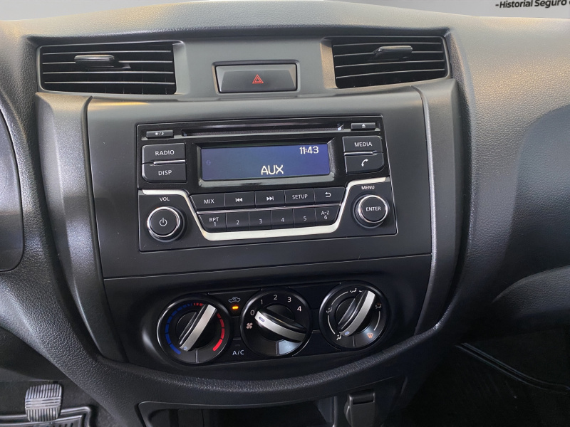 Nissan Comerciales NP300 2 pts. Pick-Up, Cab. Sencilla, TM6, a/ac. 2024